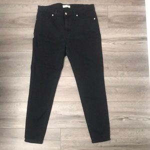 Madewell Women’s black high rise skinny jeans s Size 32.